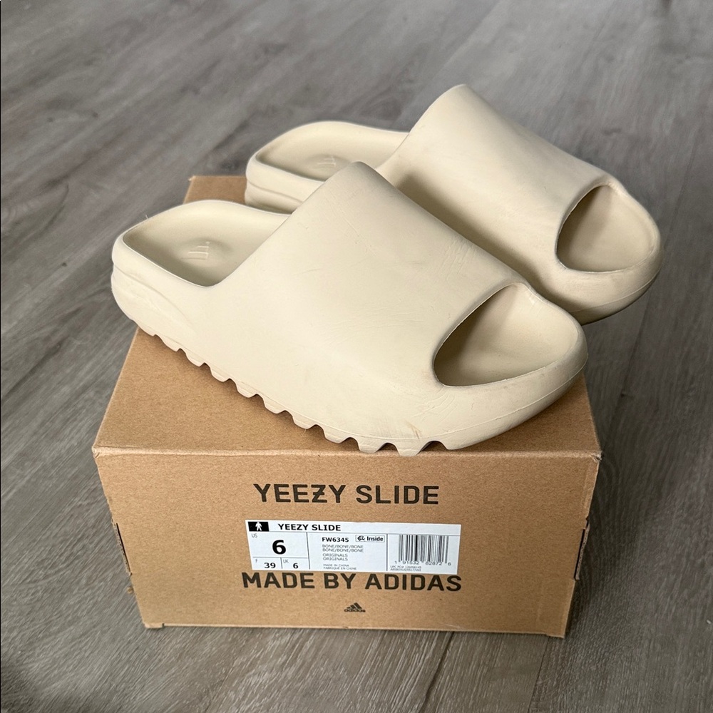 Yeezy Slide Bone